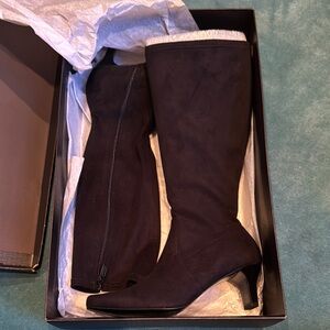 Elegant Black Knee-High Women's Boots